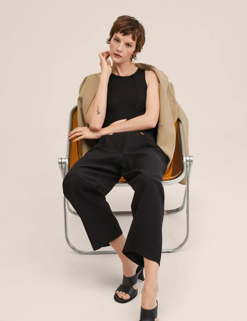 Elastic waist straight trousers